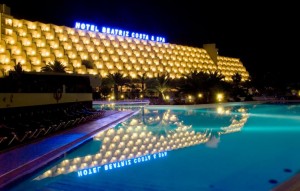 Hotel Beatriz Costa Spa Lanzarote odblask w basenie